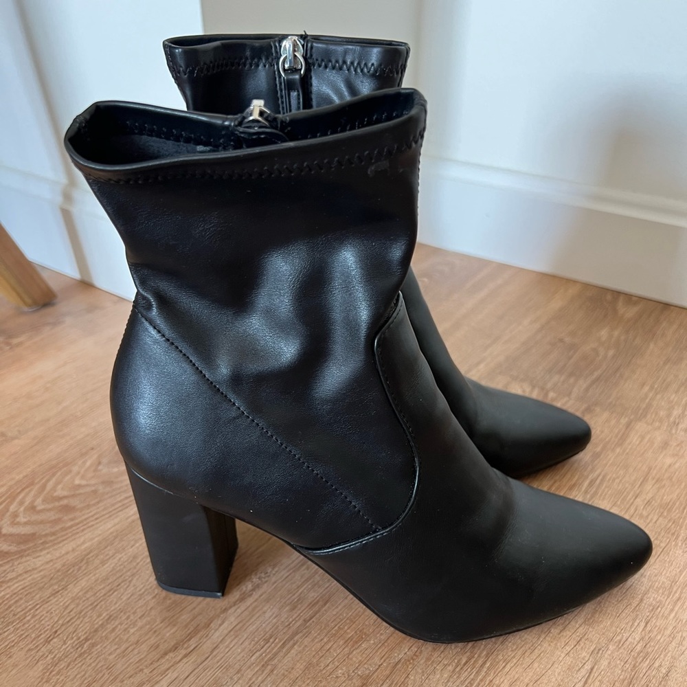 Black heeled Steve Madden booties, Edril style
